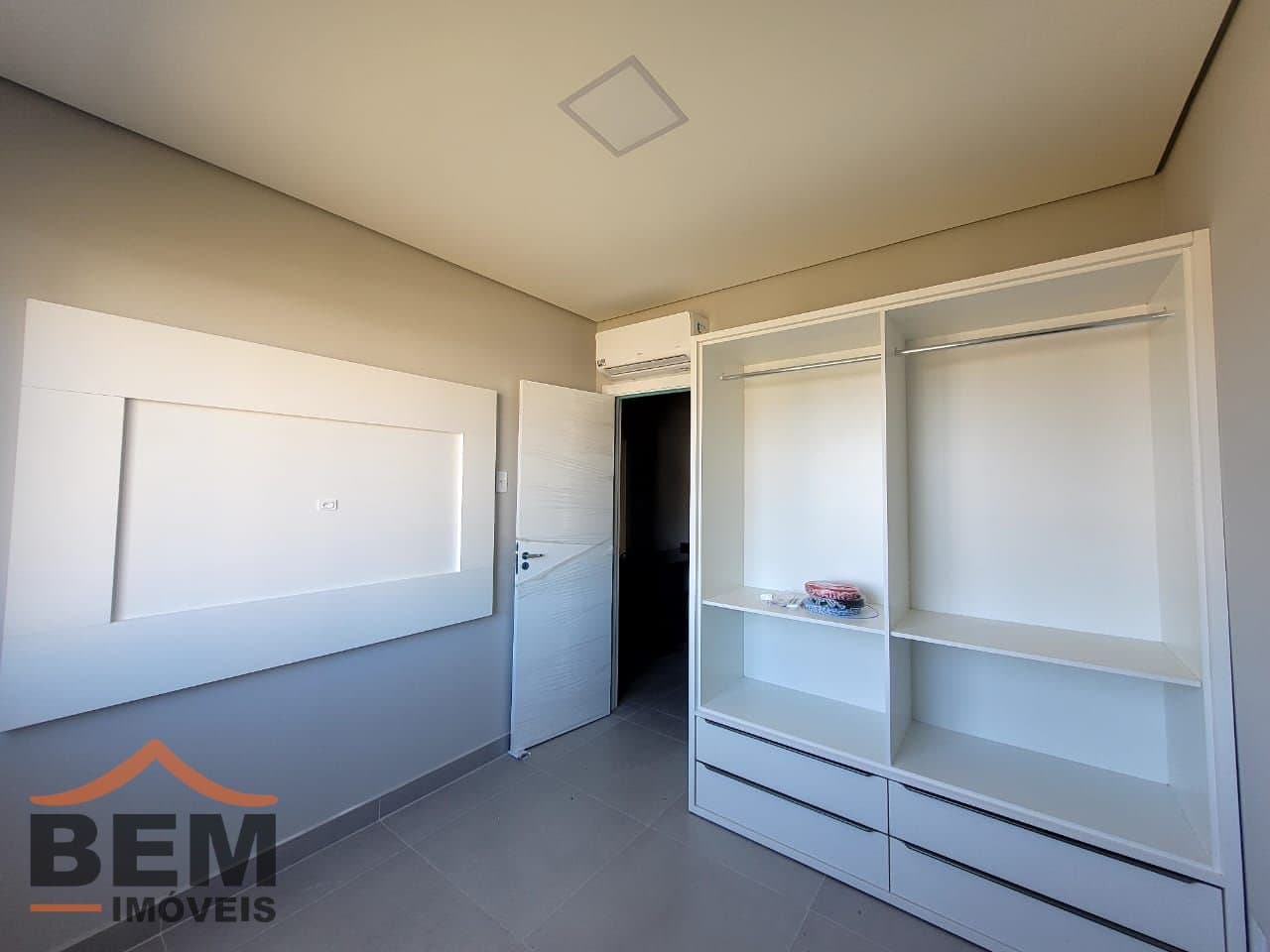 Apartamento para alugar com 1 quarto e 30 m² no bairro Dom Bosco, em Itajaí.