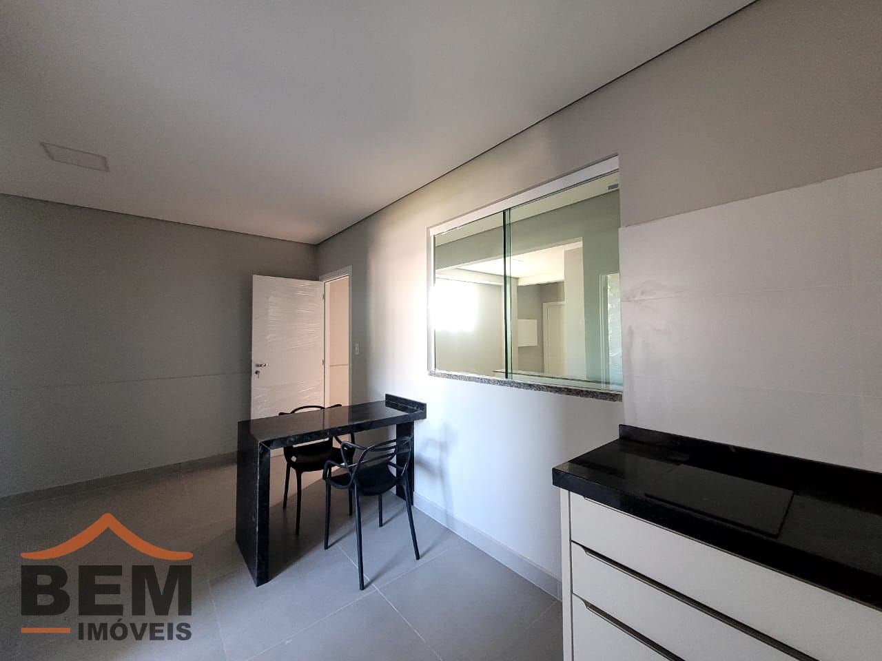Apartamento para alugar com 1 quarto e 30 m² no bairro Dom Bosco, em Itajaí.