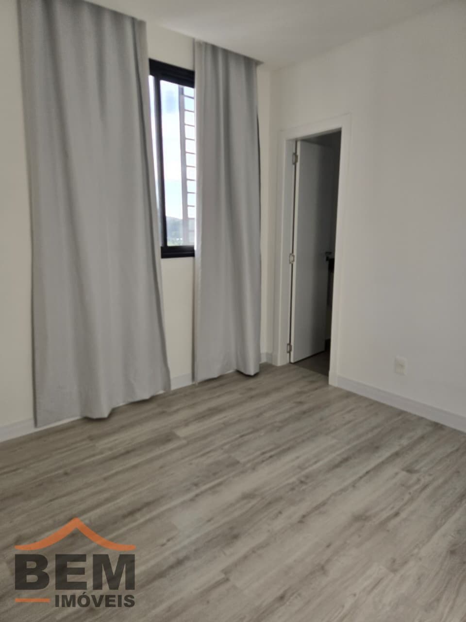 Apartamento para Locação com 2 quartos sendo 2 suítes, 1 vaga no bairro Centro em Camboriú/SC: 12-DORMITÓRIO SUÍTE 02