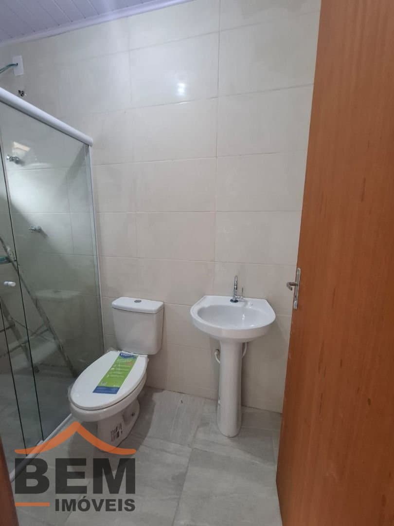 Apartamento para alugar com 2 quartos e 40 m² no bairro Santa Regina, em Itajaí.