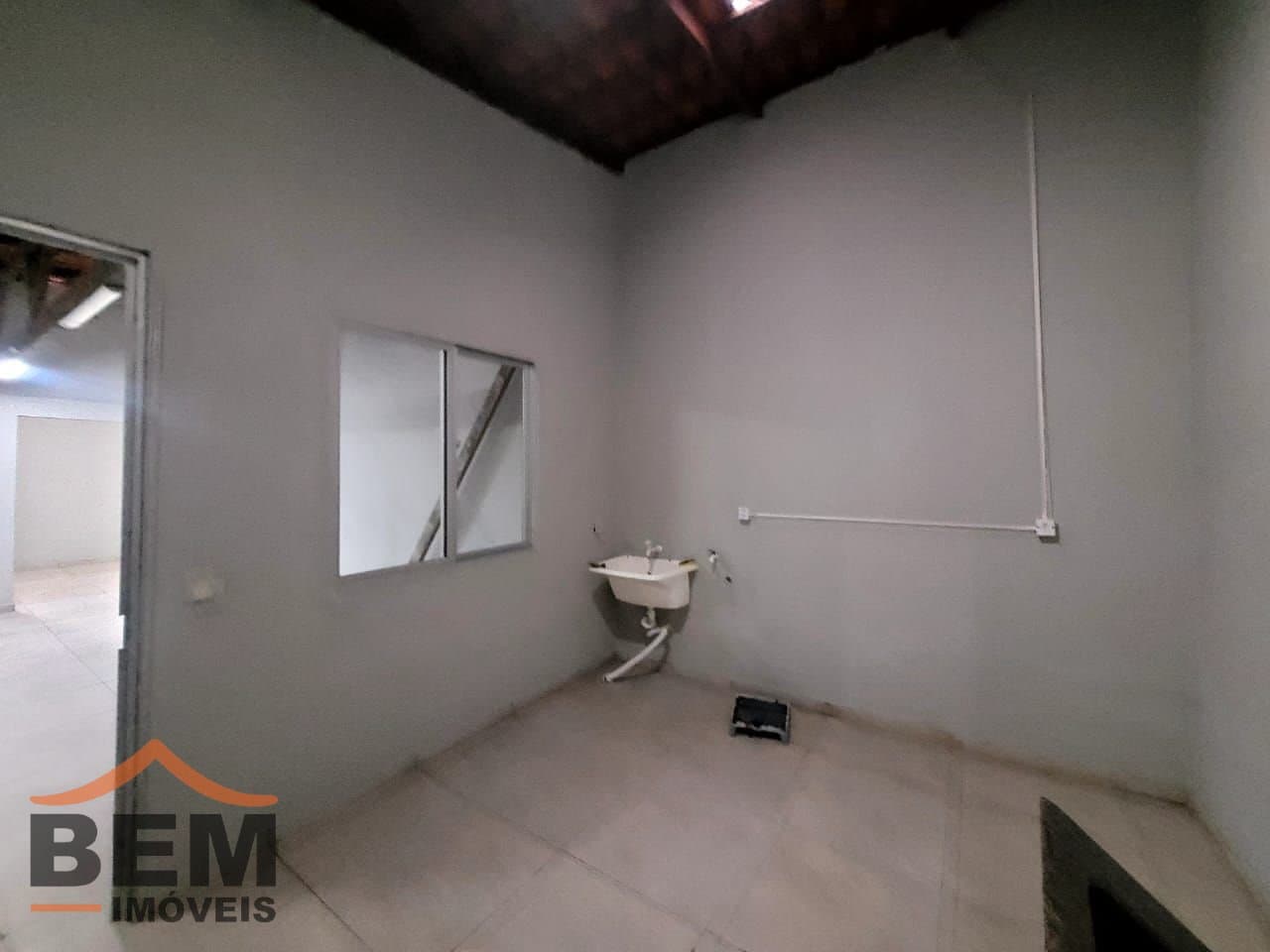 Casa para Locação com 4 quartos sendo 1 suíte, 2 vagas no bairro São Vicente em Itajaí/SC