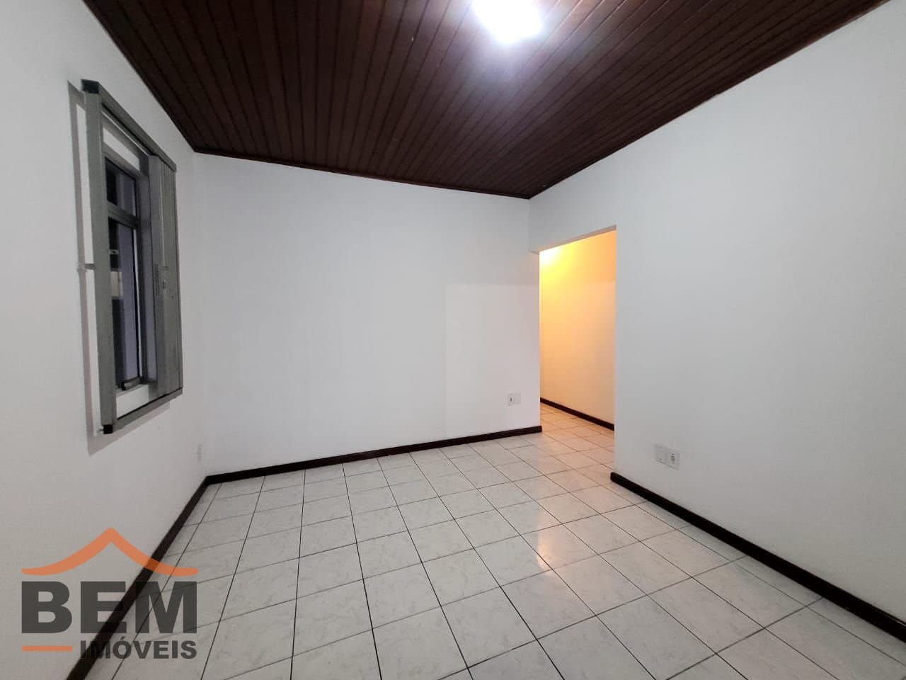 Casa para Locação com 4 quartos sendo 1 suíte, 2 vagas no bairro São Vicente em Itajaí/SC