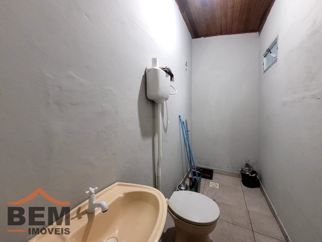 Casa para Locação com 4 quartos sendo 1 suíte, 2 vagas no bairro São Vicente em Itajaí/SC