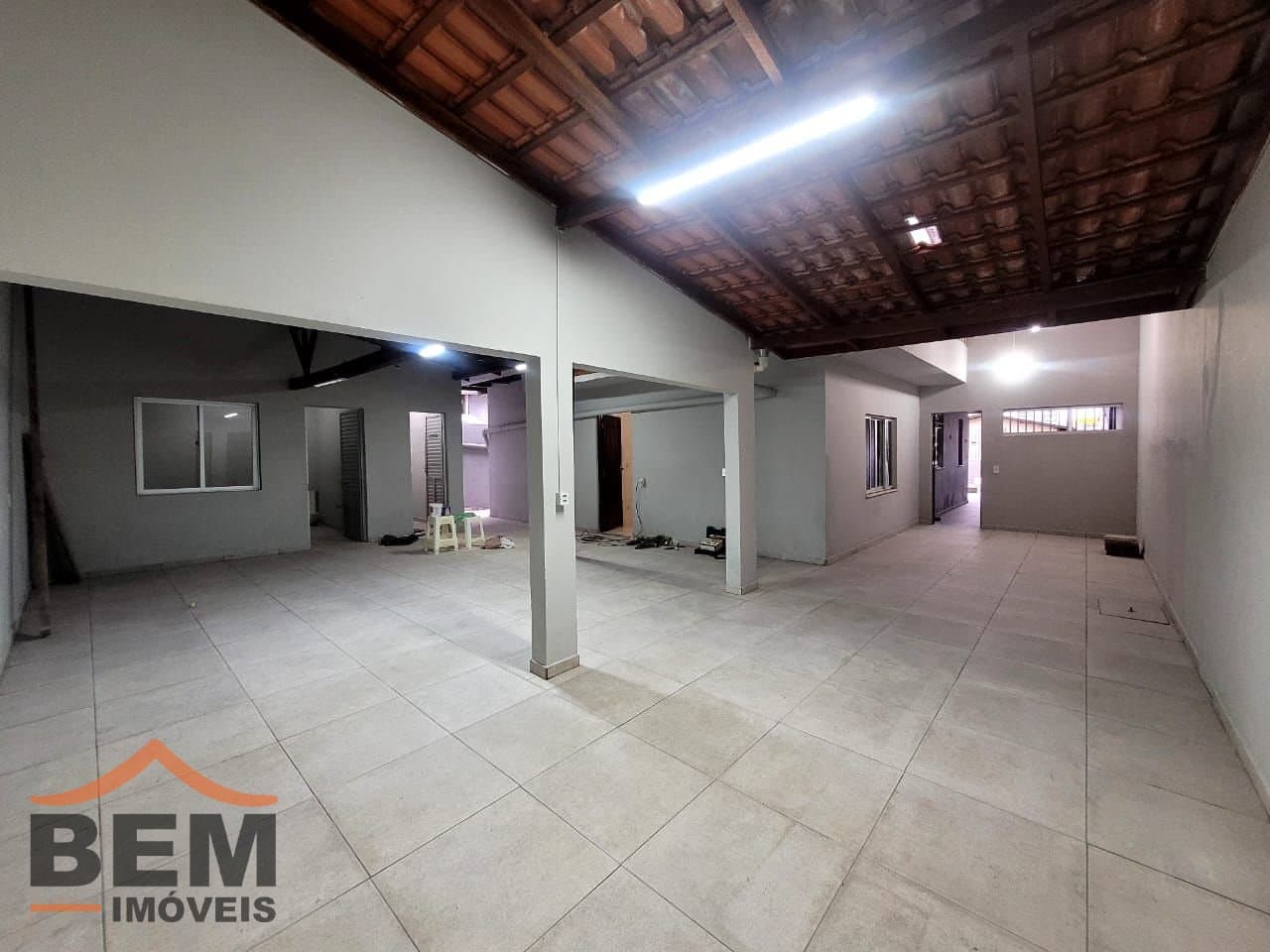 Casa para Locação com 4 quartos sendo 1 suíte, 2 vagas no bairro São Vicente em Itajaí/SC