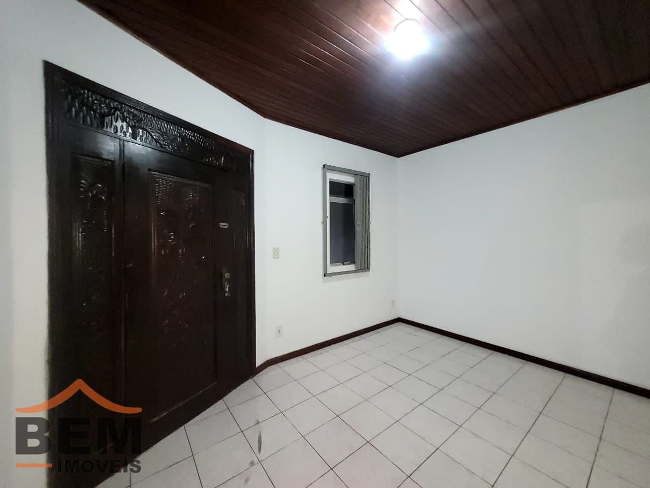 Casa para Locação com 4 quartos sendo 1 suíte, 2 vagas no bairro São Vicente em Itajaí/SC