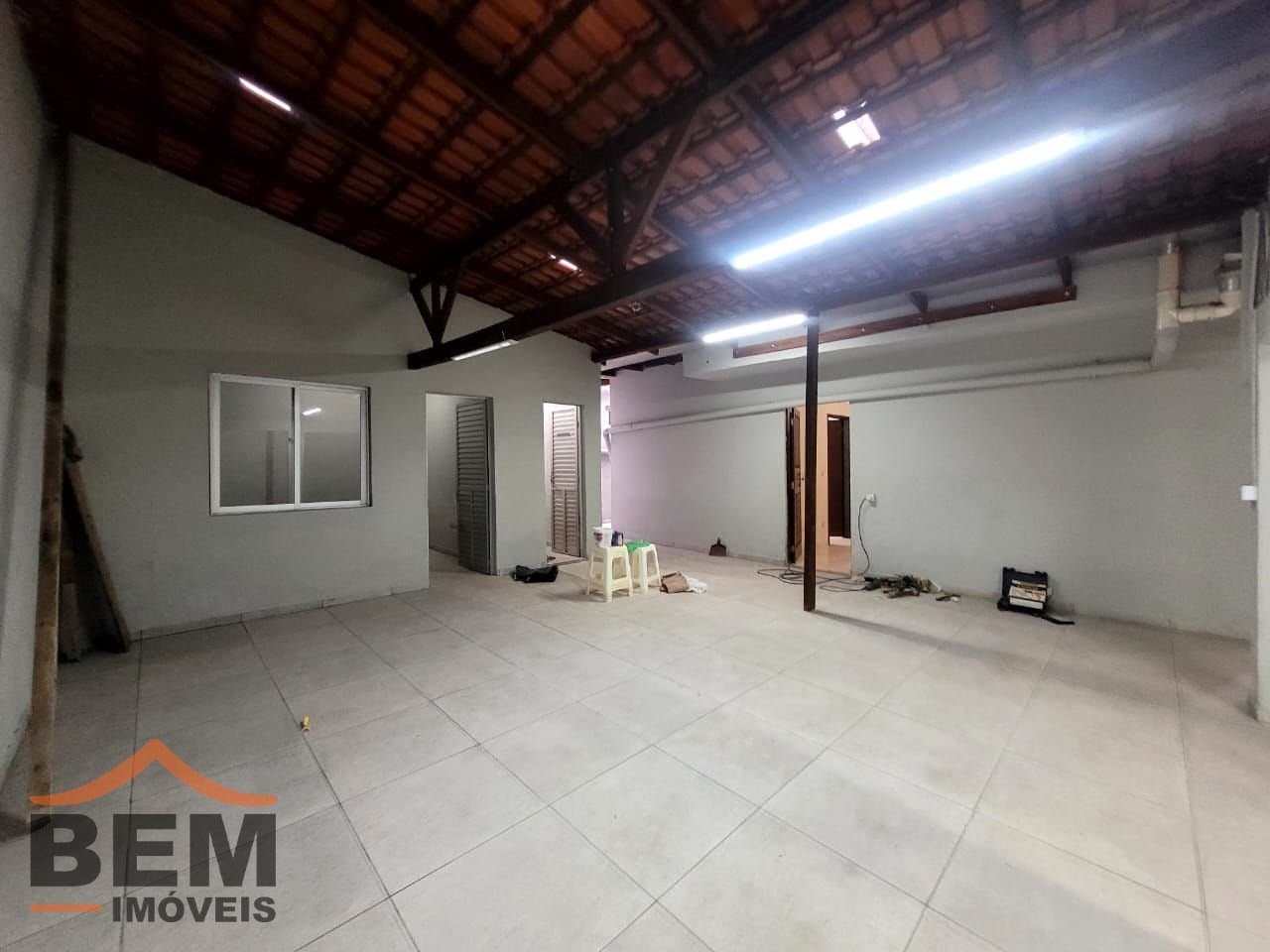Casa para Locação com 4 quartos sendo 1 suíte, 2 vagas no bairro São Vicente em Itajaí/SC