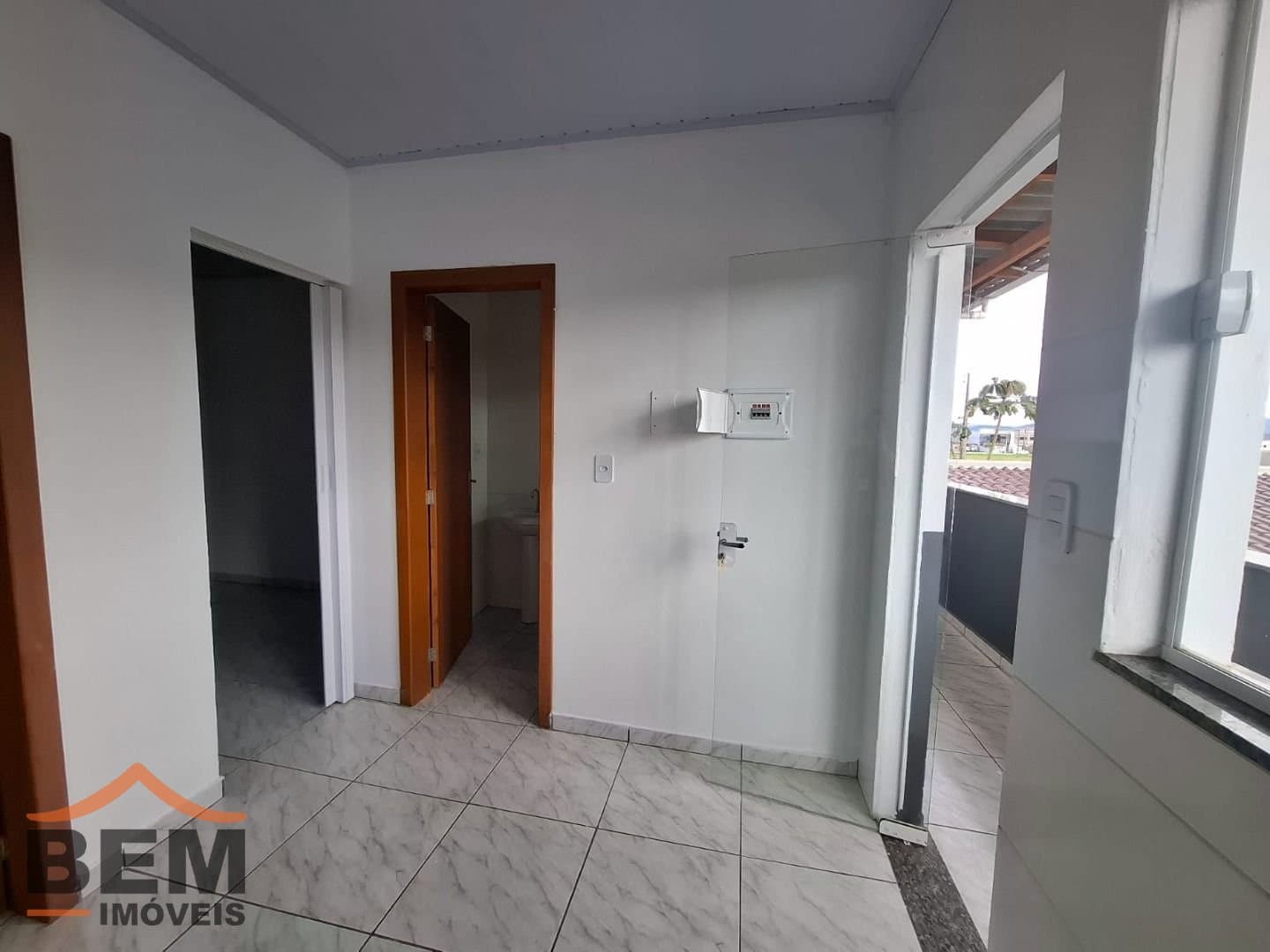 Apartamento para alugar com 2 quartos e 40 m² no bairro Santa Regina, em Itajaí.