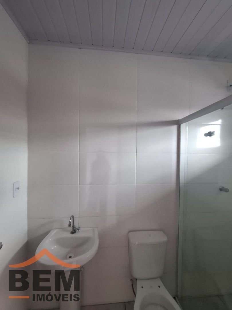 Apartamento para alugar com 2 quartos e 40 m² no bairro Santa Regina, em Itajaí.