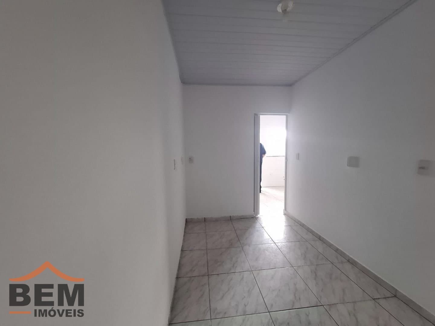 Apartamento para alugar com 2 quartos e 40 m² no bairro Santa Regina, em Itajaí.