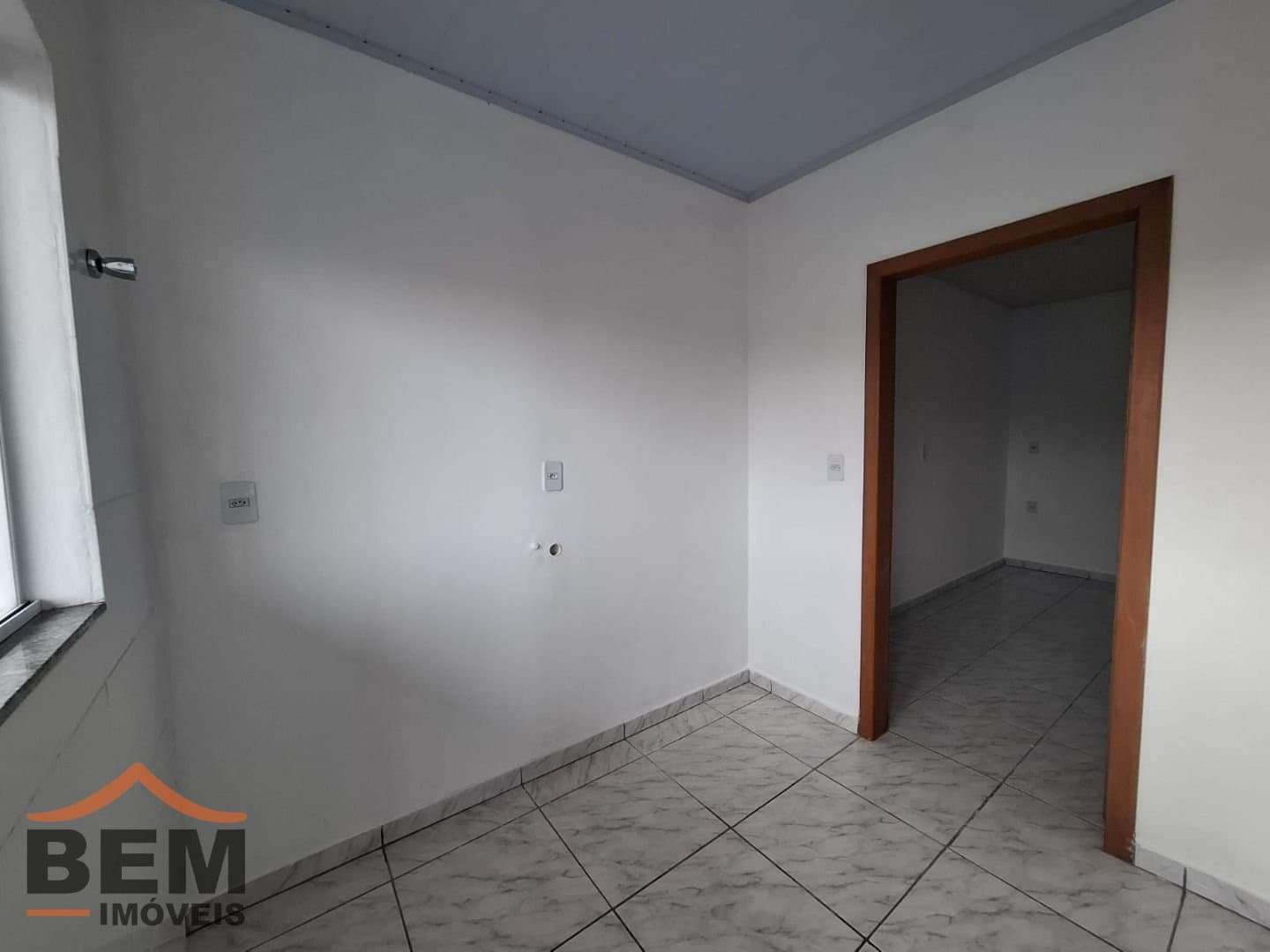 Apartamento para alugar com 2 quartos e 40 m² no bairro Santa Regina, em Itajaí.
