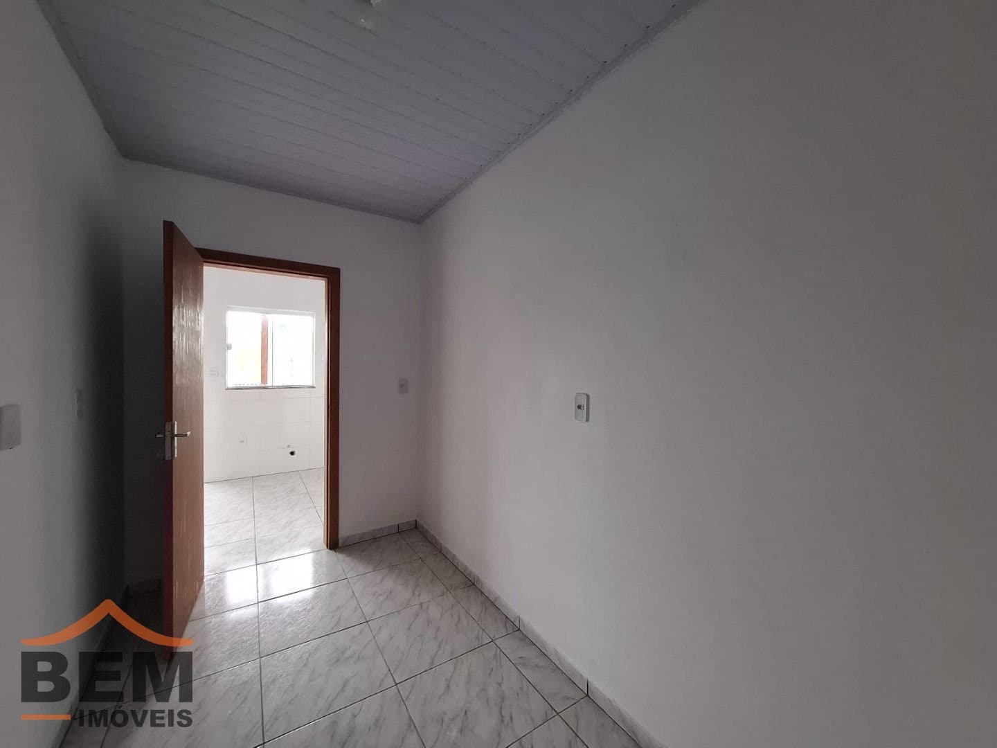Apartamento para alugar com 2 quartos e 40 m² no bairro Santa Regina, em Itajaí.