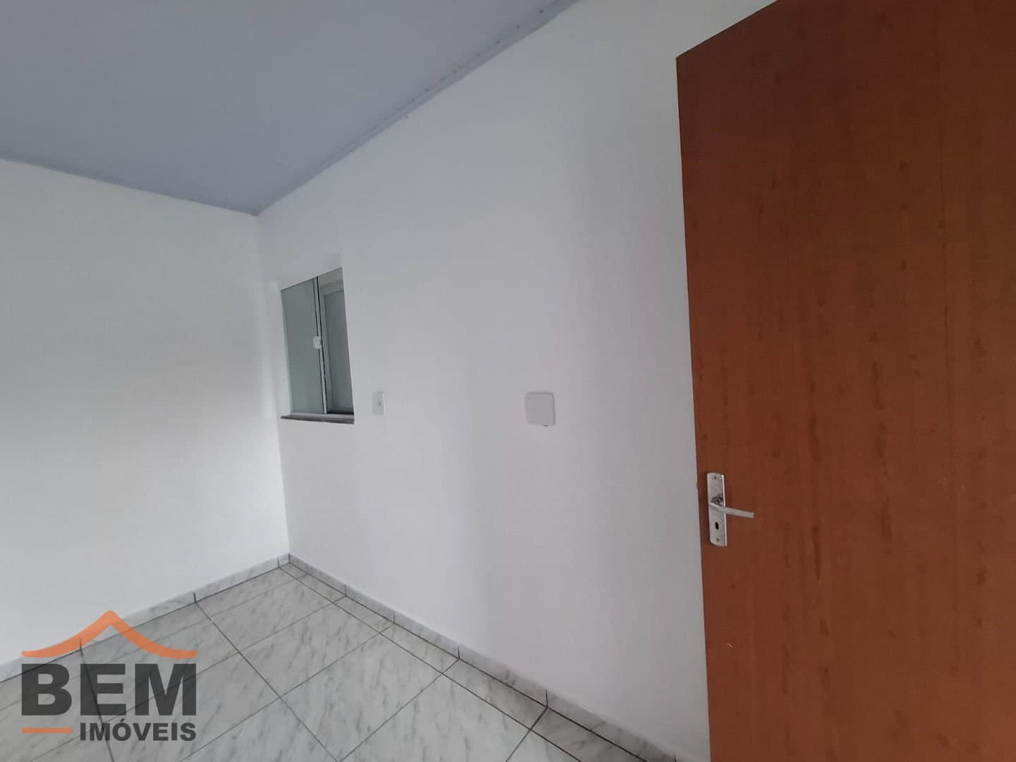 Apartamento para alugar com 2 quartos e 40 m² no bairro Santa Regina, em Itajaí.