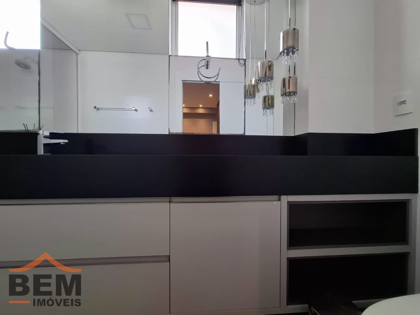 Apartamento para Locação com 3 quartos no bairro Cabeçudas, em Itajaí - SC