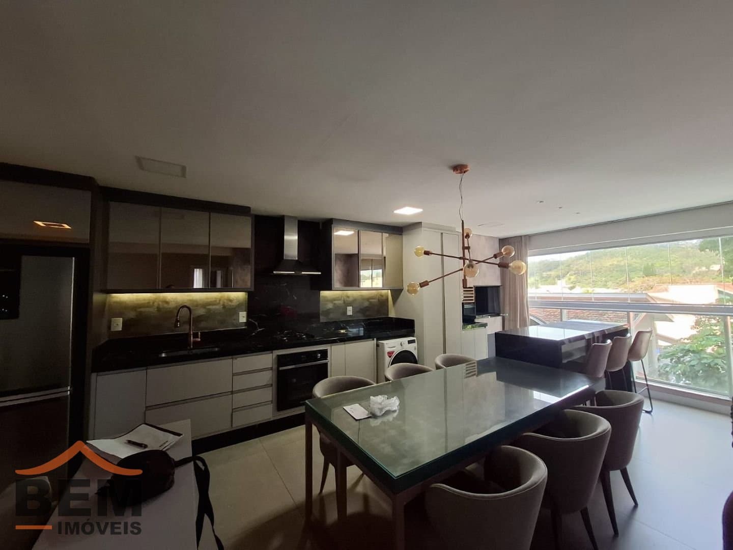 Apartamento para Locação com 3 quartos no bairro Cabeçudas, em Itajaí - SC