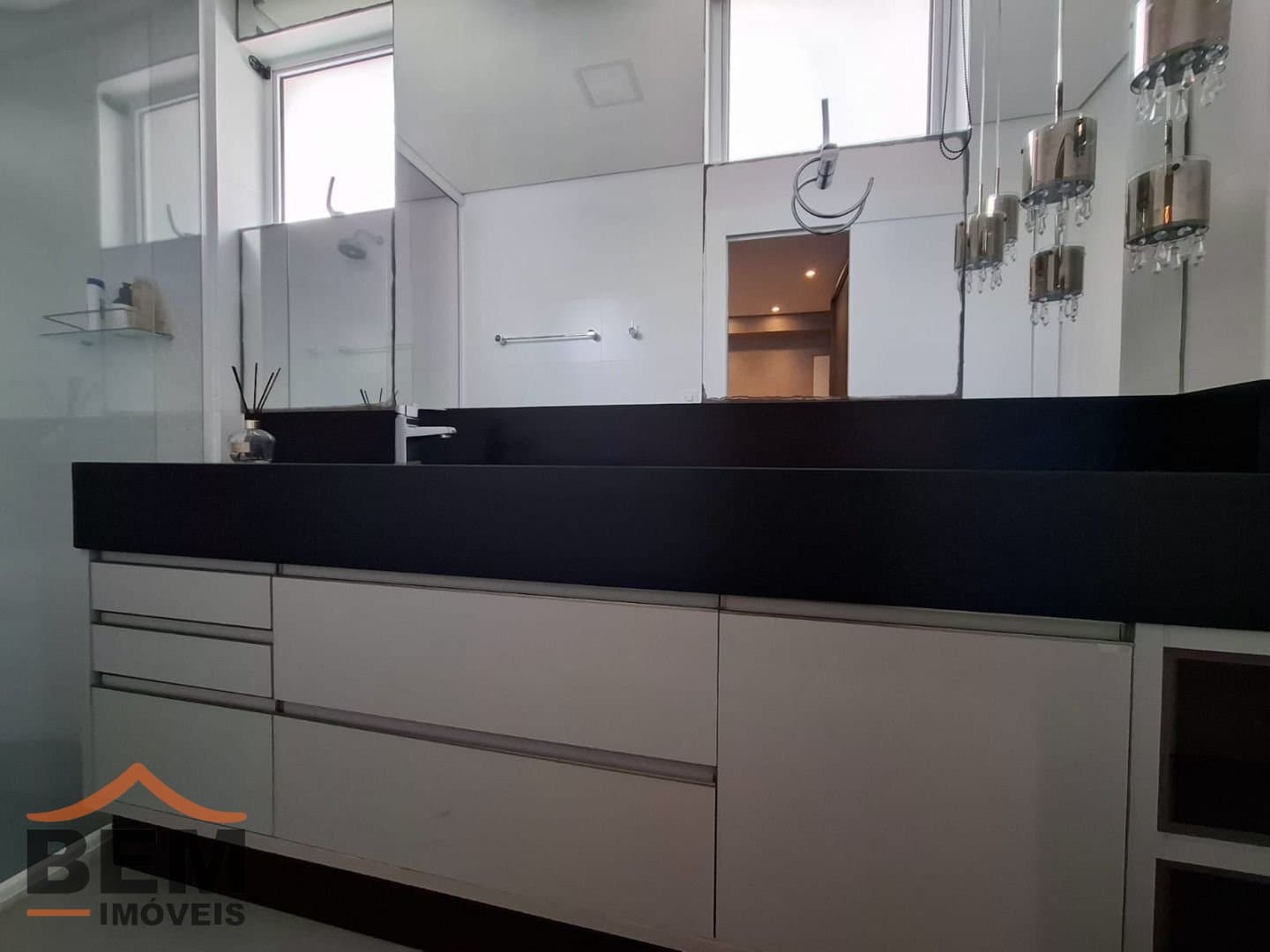Apartamento para Locação com 3 quartos no bairro Cabeçudas, em Itajaí - SC