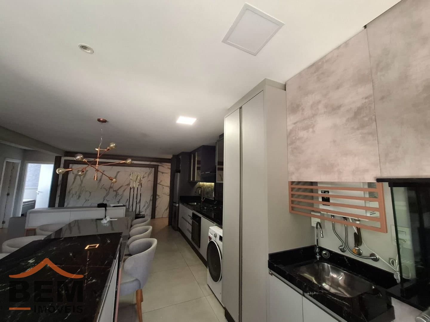 Apartamento para Locação com 3 quartos no bairro Cabeçudas, em Itajaí - SC
