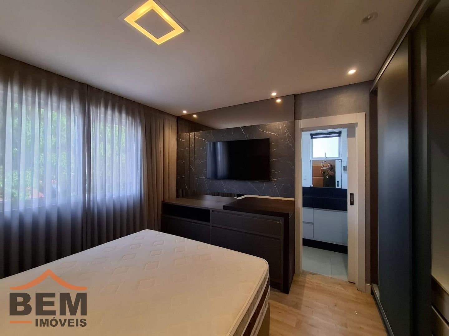 Apartamento para Locação com 3 quartos no bairro Cabeçudas, em Itajaí - SC
