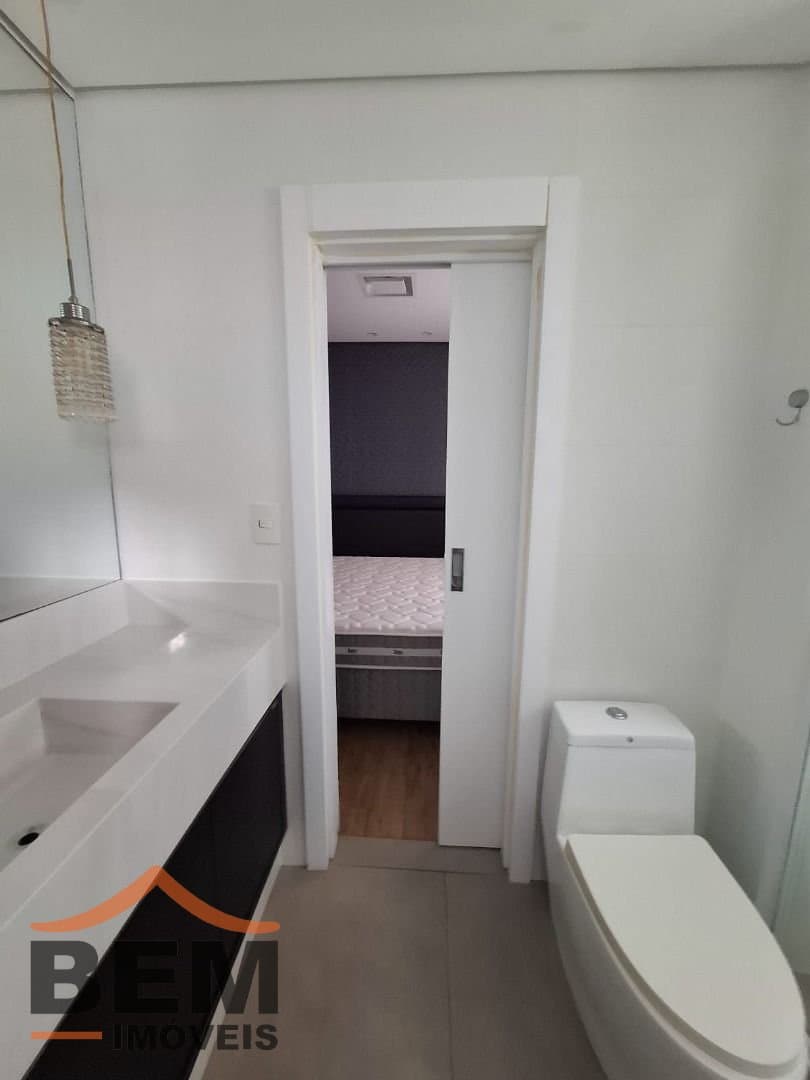 Apartamento para Locação com 3 quartos no bairro Cabeçudas, em Itajaí - SC
