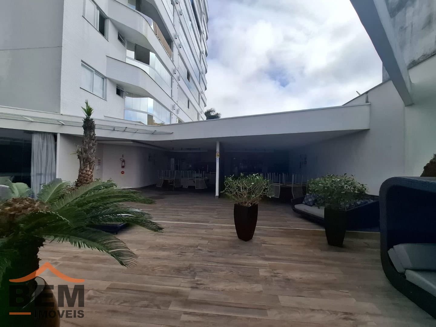 Apartamento para Locação com 3 quartos no bairro Cabeçudas, em Itajaí - SC