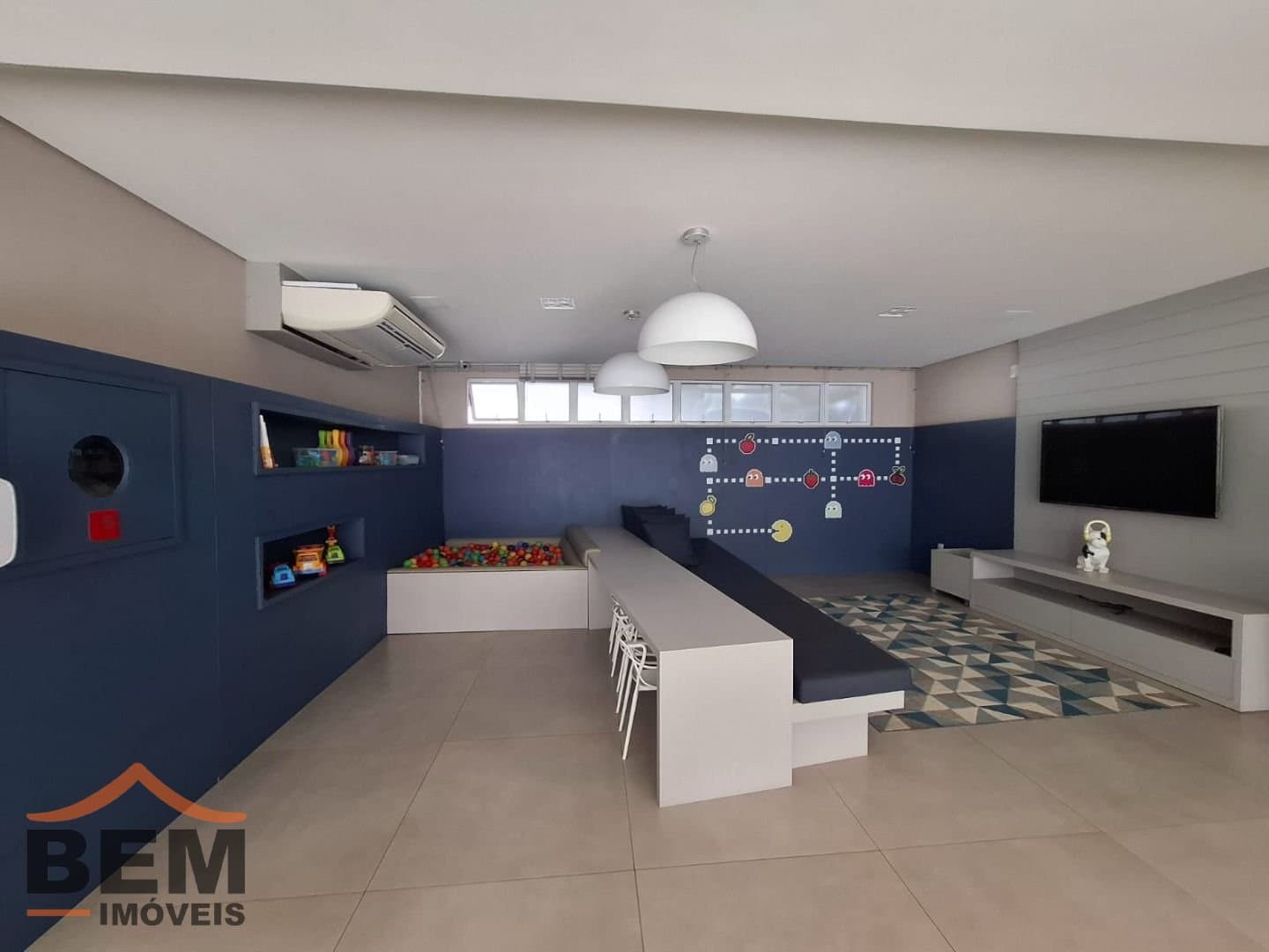 Apartamento para Locação com 3 quartos no bairro Cabeçudas, em Itajaí - SC