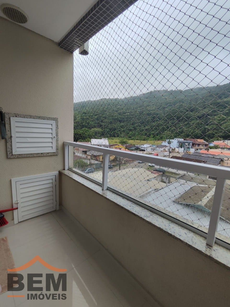 Apartamento à Venda com 2 quartos sendo 1 suíte, 1 vaga no bairro Ressacada em Itajaí/SC