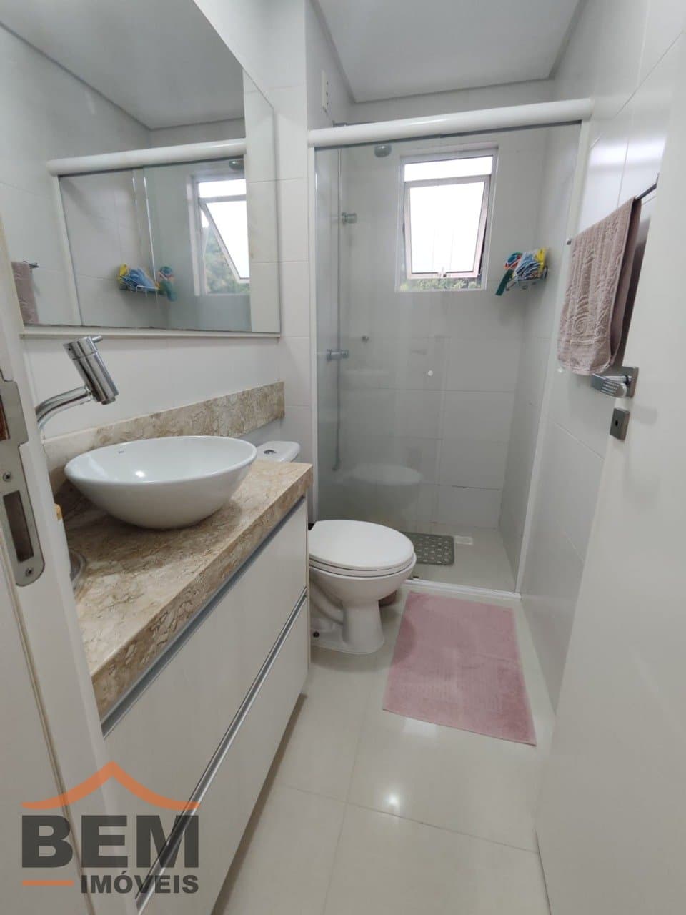 Apartamento à Venda com 2 quartos sendo 1 suíte, 1 vaga no bairro Ressacada em Itajaí/SC