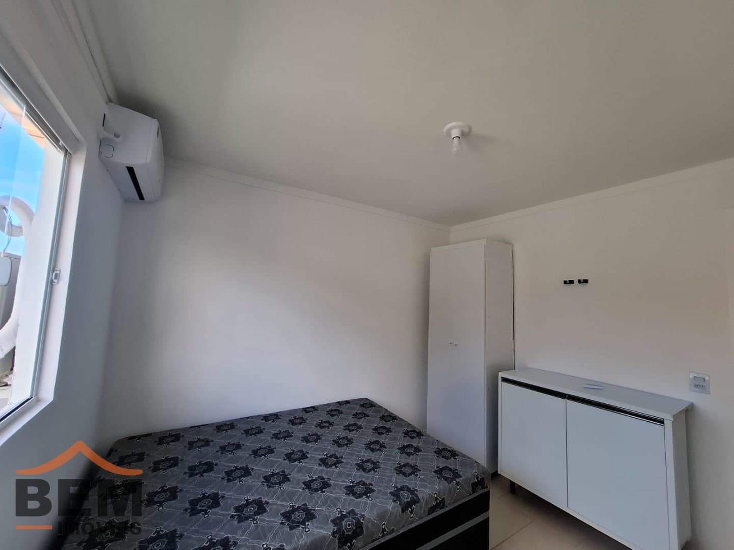 Apartamento para Locação com 1 quarto e 30m² no bairro Barra do Rio, em Itajaí - SC