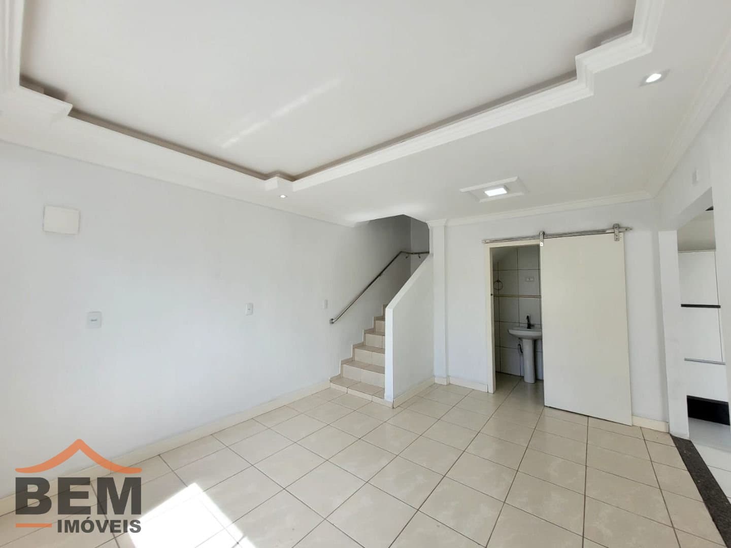 Casa com 2 dormitórios para alugar, 90 m² por R$ 2.563,09/mês - Espinheiros - Itajaí/SC