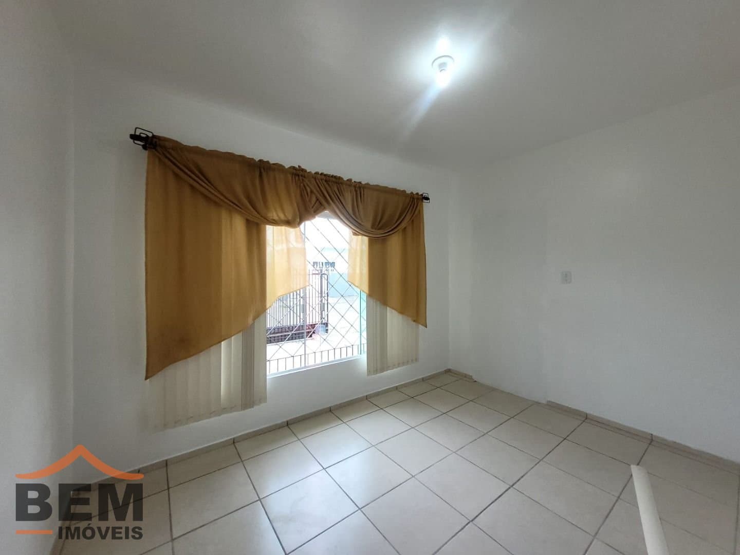 Casa para Locação com 2 quartos no bairro Dom Bosco em Itajaí/SC