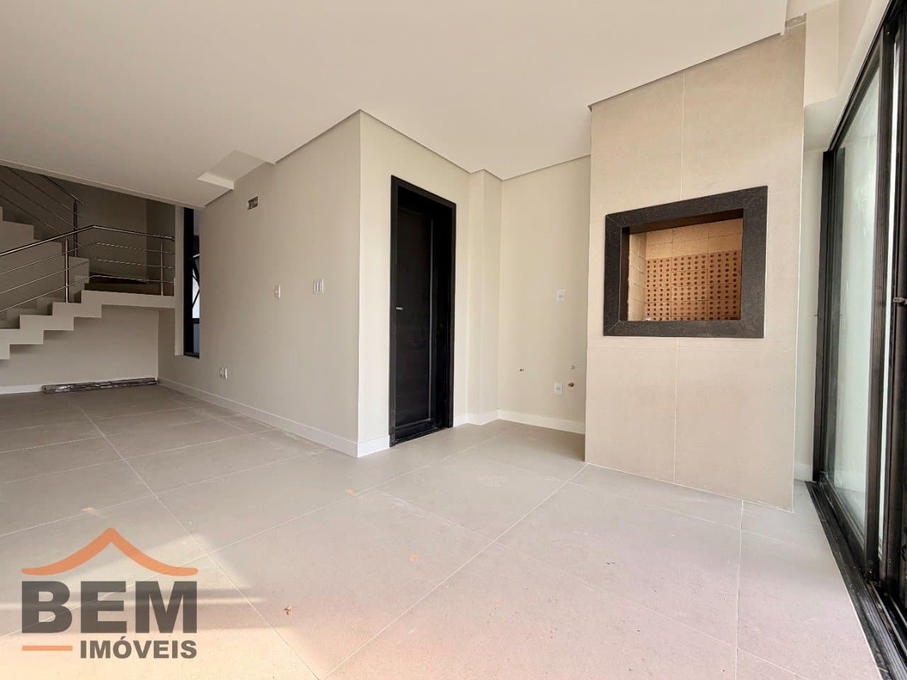 Casa à Venda com 3 quartos sendo 3 suítes, 2 vagas no bairro São João em Itajaí/SC