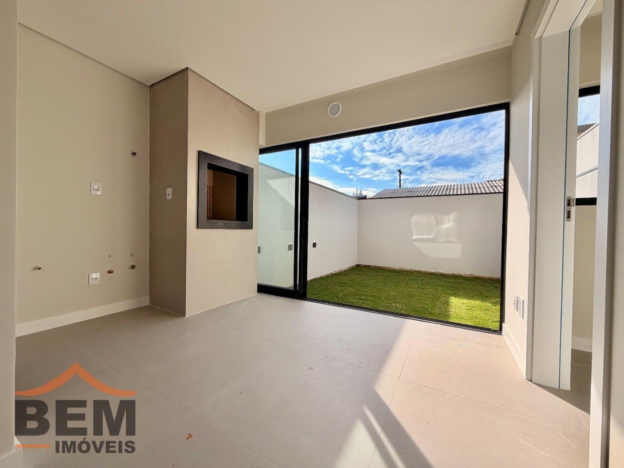 Casa à Venda com 3 quartos sendo 3 suítes, 2 vagas no bairro São João em Itajaí/SC