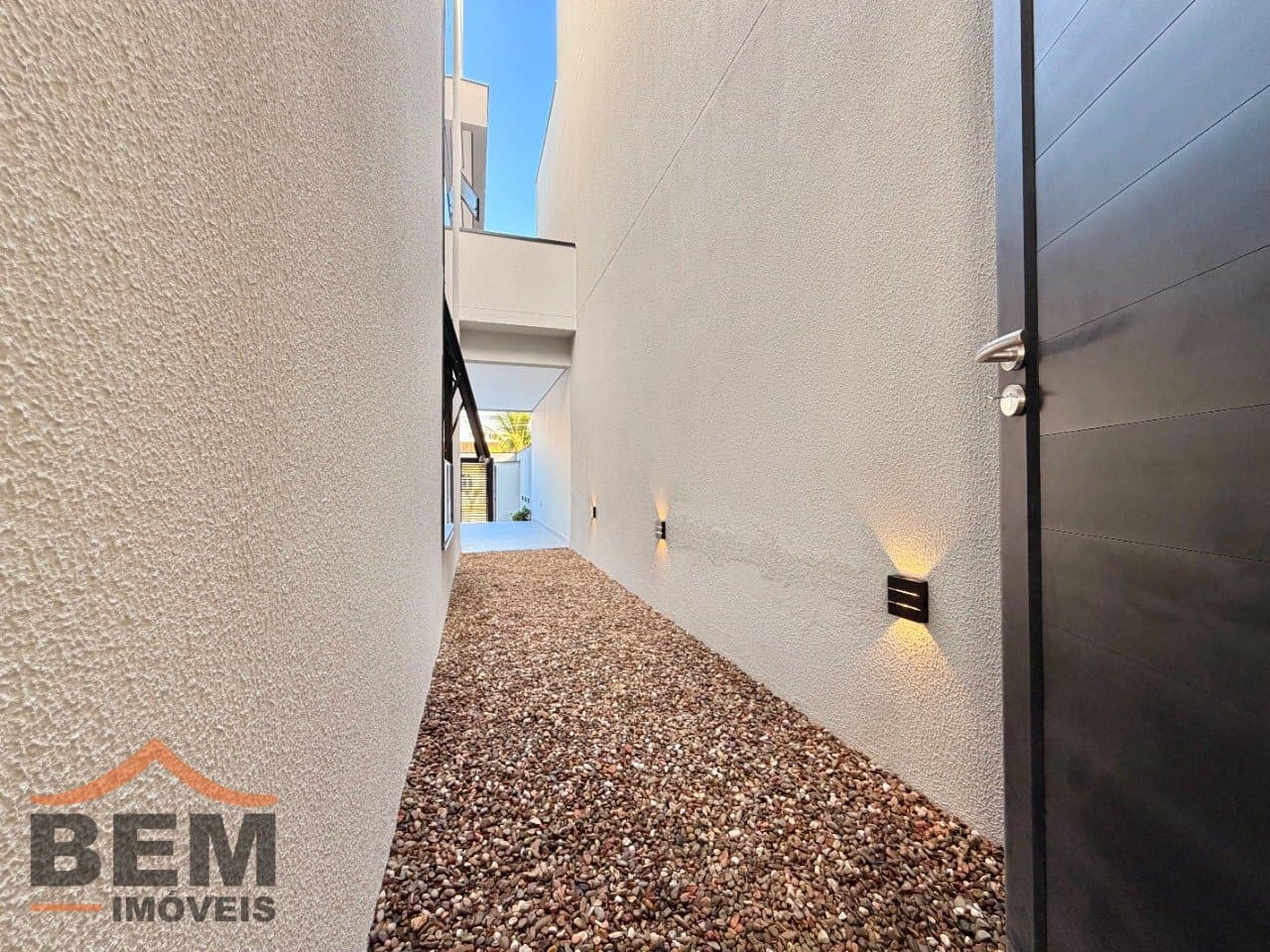 Casa à Venda com 3 quartos sendo 3 suítes, 2 vagas no bairro São João em Itajaí/SC