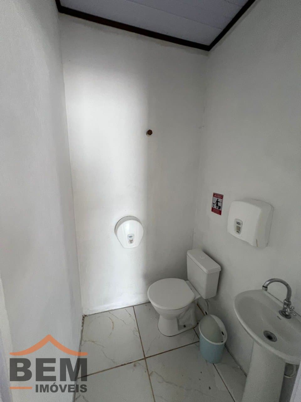 Sala Comercial para Locação com 100m² no bairro São Vicente, em Itajaí - SC
