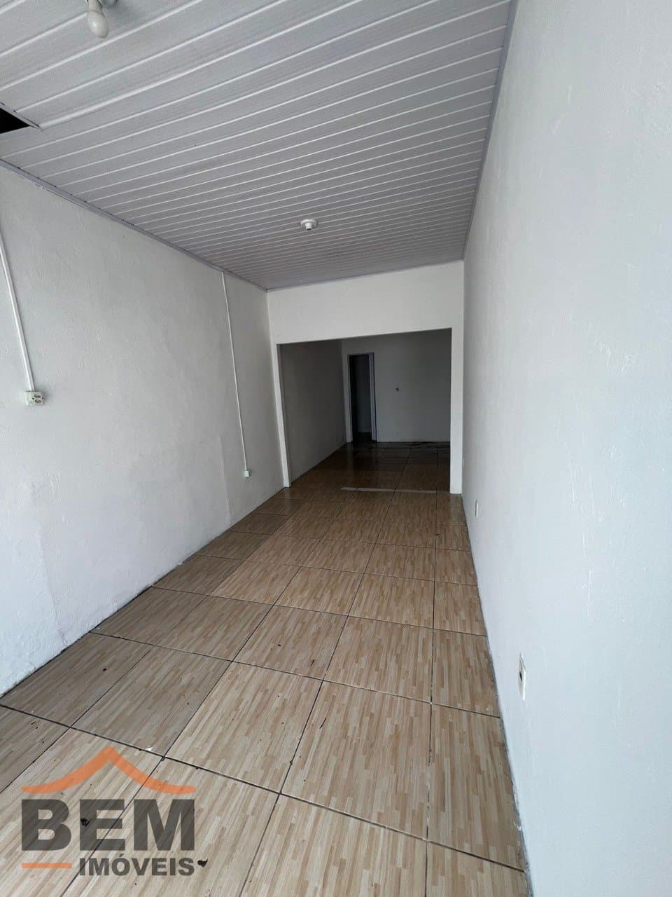 Sala Comercial para Locação com 100m² no bairro São Vicente, em Itajaí - SC