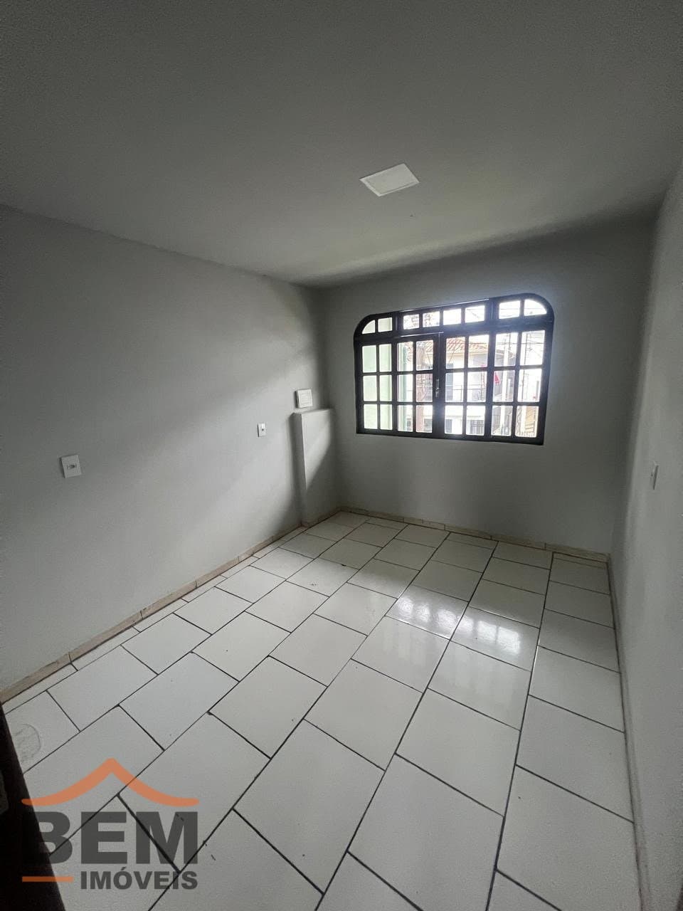 Apartamento para alugar com 2 quartos e 45 m² no bairro São Vicente, em Itajaí/SC.