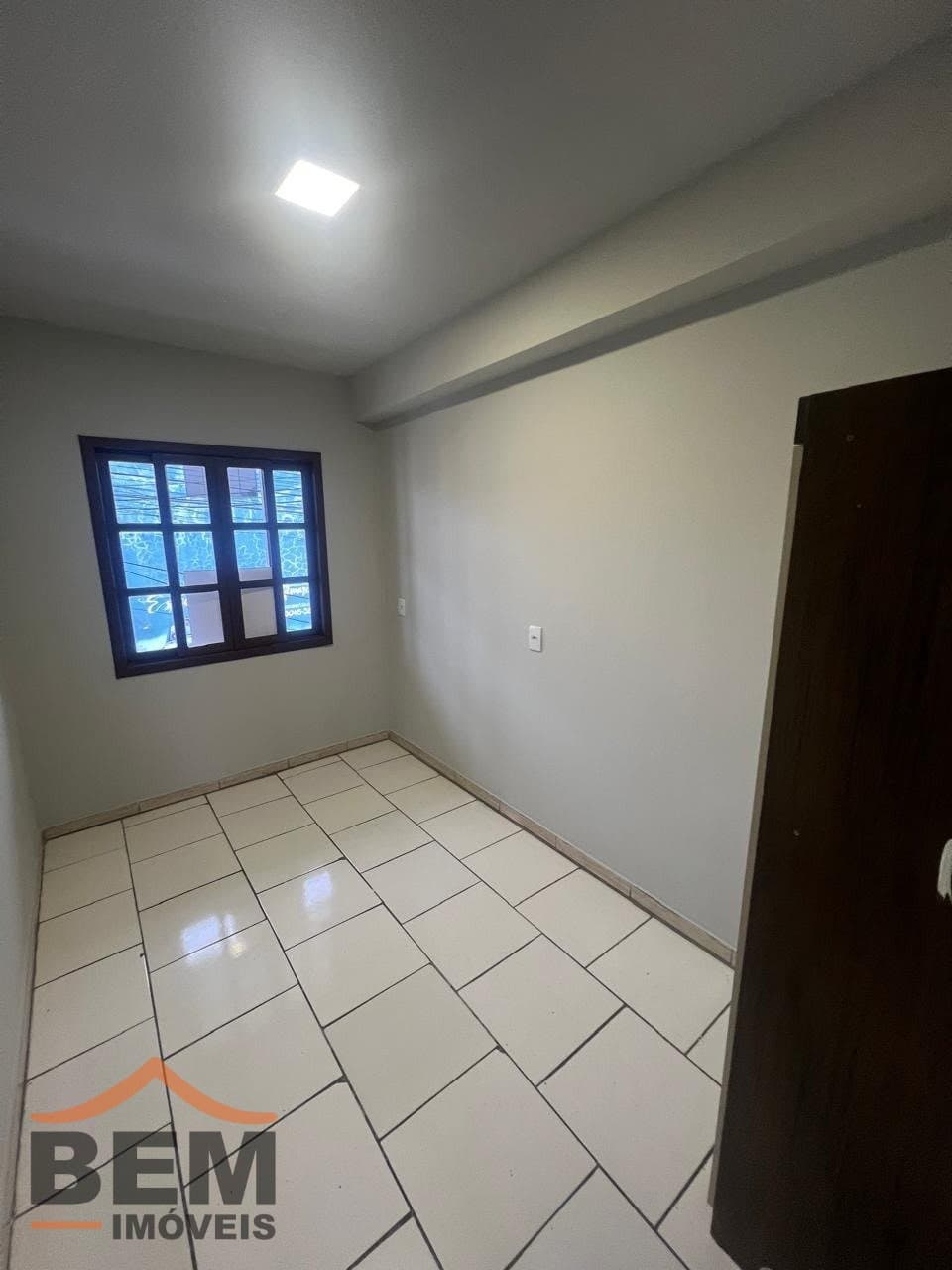 Apartamento para alugar com 2 quartos e 45 m² no bairro São Vicente, em Itajaí/SC.