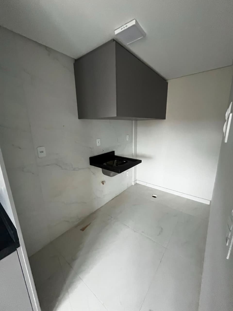 Apartamento para Locação com 2 quartos, 1 vaga no bairro Santa Regina em Itajaí/SC: 06 - ÁREA DE SERVIÇO