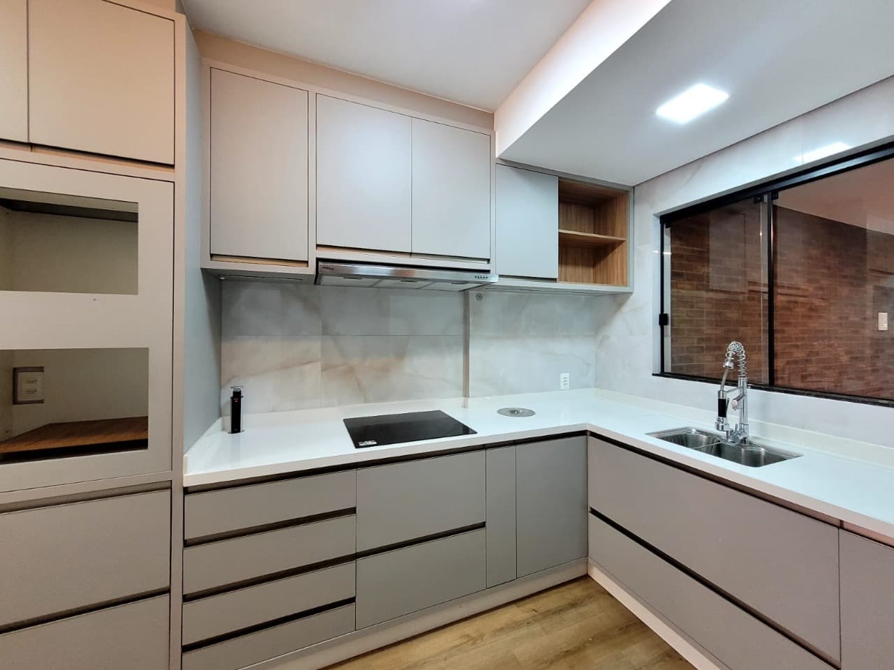 Casa para Locação com 2 quartos sendo 1 suíte, 1 vaga no bairro São Vicente em Itajaí/SC: 09 - COZINHA