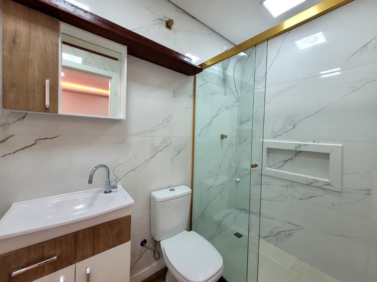 Casa para Locação com 2 quartos sendo 1 suíte, 1 vaga no bairro São Vicente em Itajaí/SC: 16 - BANHEIRO SOCIAL