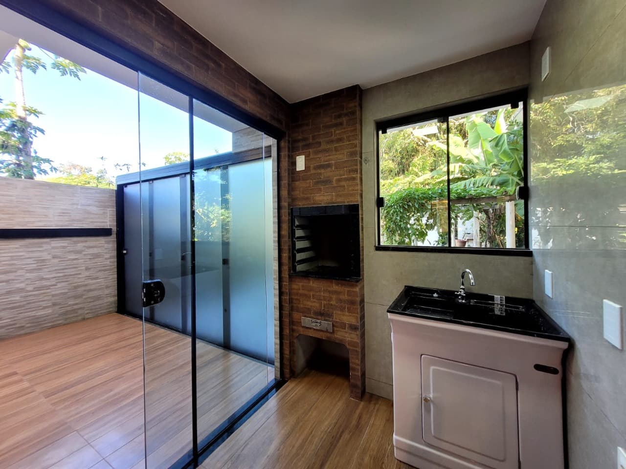 Casa para Locação com 2 quartos sendo 1 suíte, 1 vaga no bairro São Vicente em Itajaí/SC: 21 - LAVANDERIA
