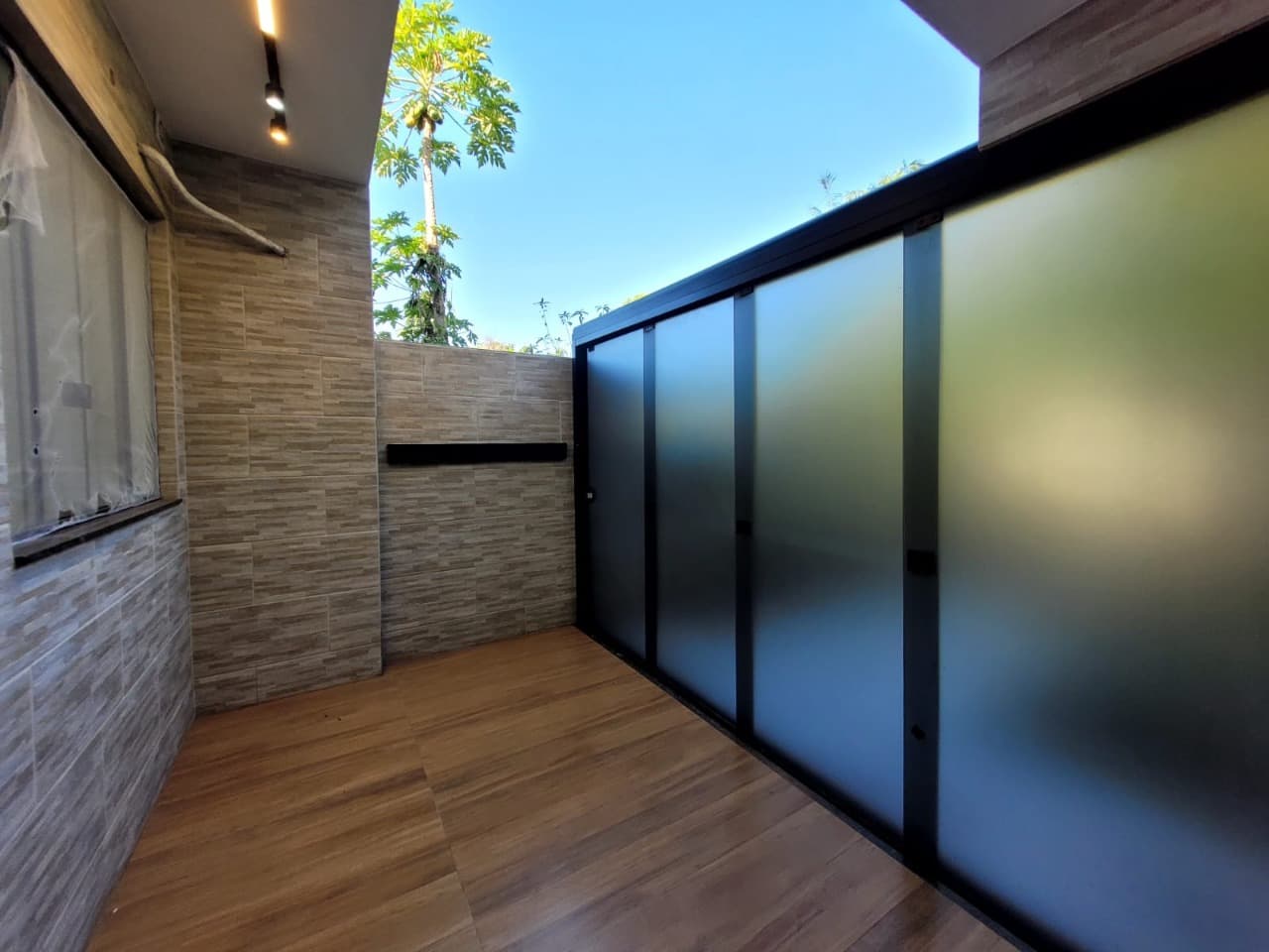 Casa para Locação com 2 quartos sendo 1 suíte, 1 vaga no bairro São Vicente em Itajaí/SC: 23 - ÁREA EXTERNA FUNDOS