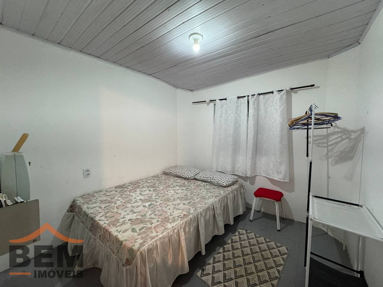Casa à Venda com 4 quartos sendo 1 suíte, 2 vagas no bairro Tabuleiro em Camboriú/SC