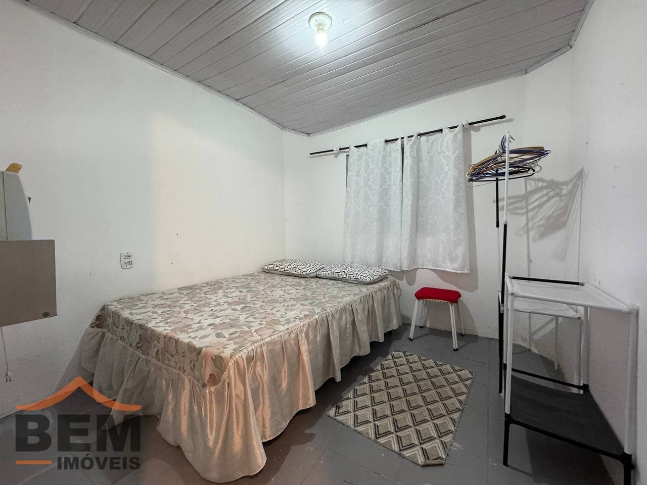 Casa à Venda com 4 quartos sendo 1 suíte, 2 vagas no bairro Tabuleiro em Camboriú/SC