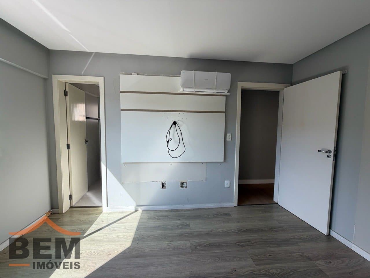 Apartamento à Venda com 3 quartos sendo 1 suíte, 2 vagas no bairro Tabuleiro em Camboriú/SC