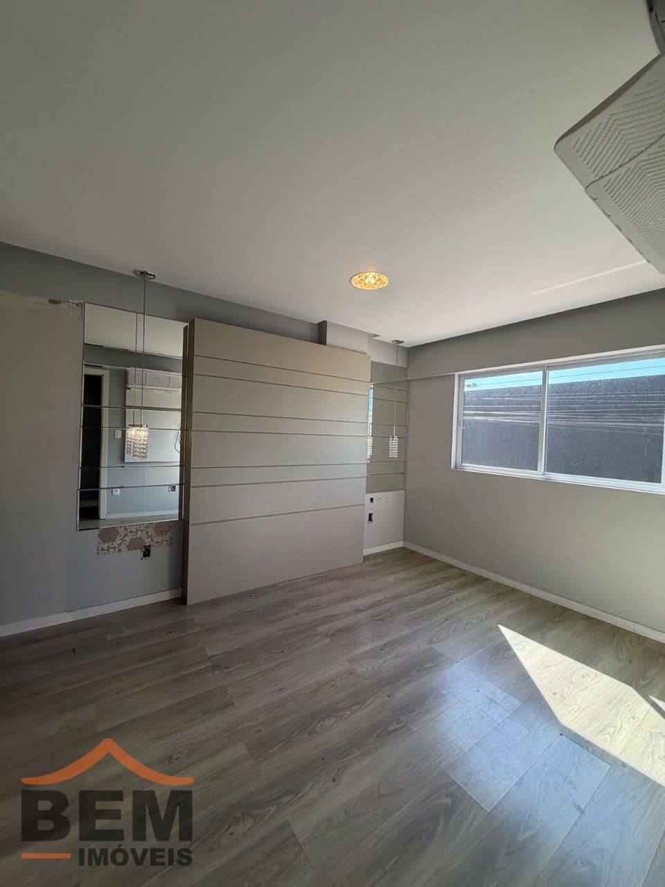 Apartamento à Venda com 3 quartos sendo 1 suíte, 2 vagas no bairro Tabuleiro em Camboriú/SC