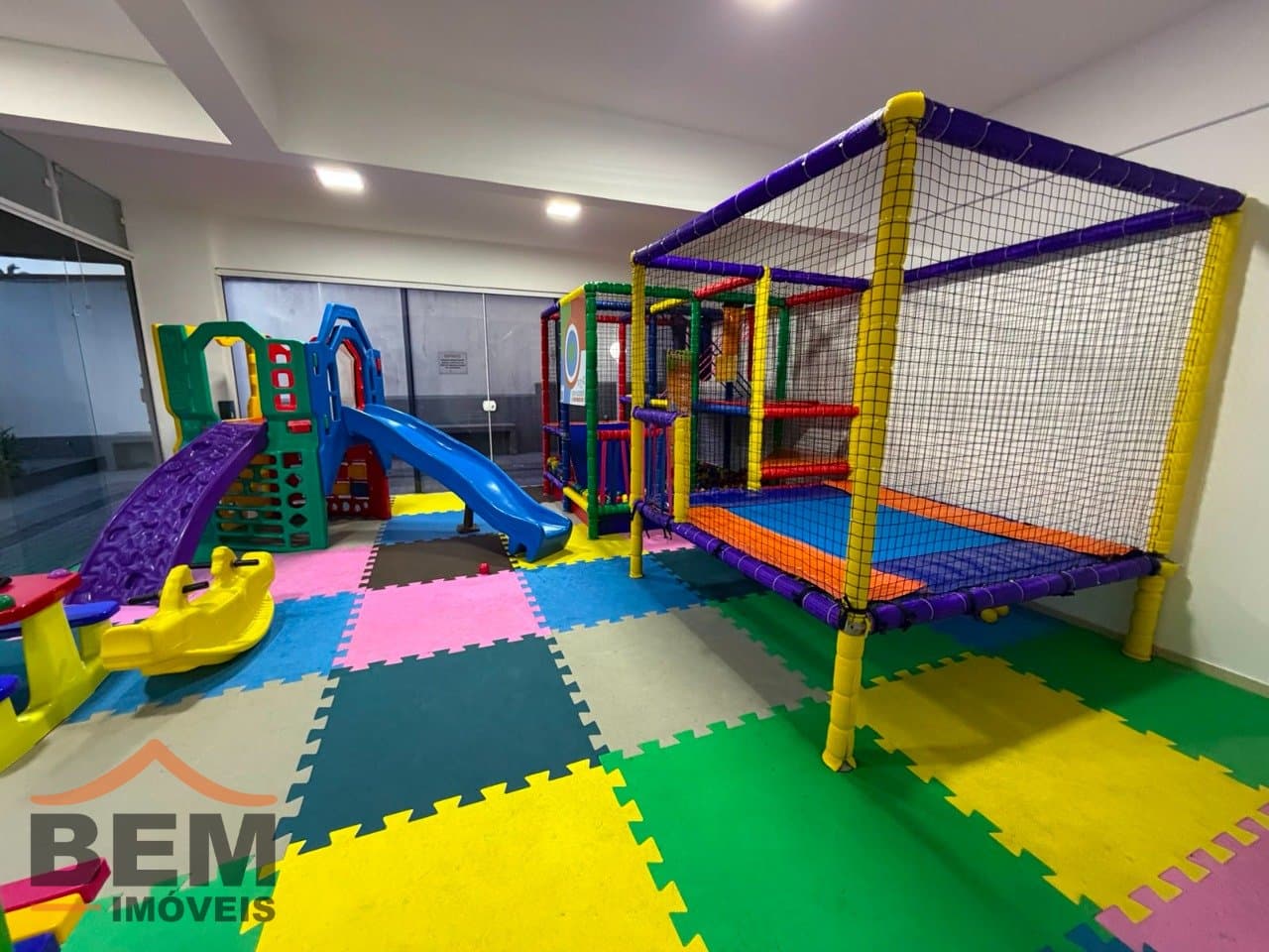 Apartamento à Venda com 3 quartos sendo 1 suíte, 2 vagas no bairro Tabuleiro em Camboriú/SC