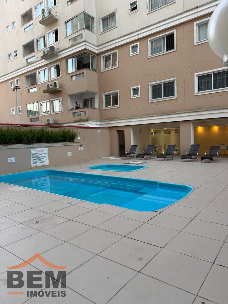 Apartamento à Venda com 3 quartos sendo 1 suíte, 2 vagas no bairro Tabuleiro em Camboriú/SC