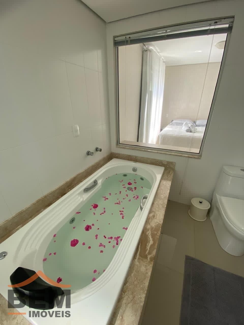 Apartamento para Locação com 2 quartos sendo 2 suítes, 2 vagas no bairro Pioneiros em Balneário Camboriú/SC: 10- BANHEIRO SUÍTE 01