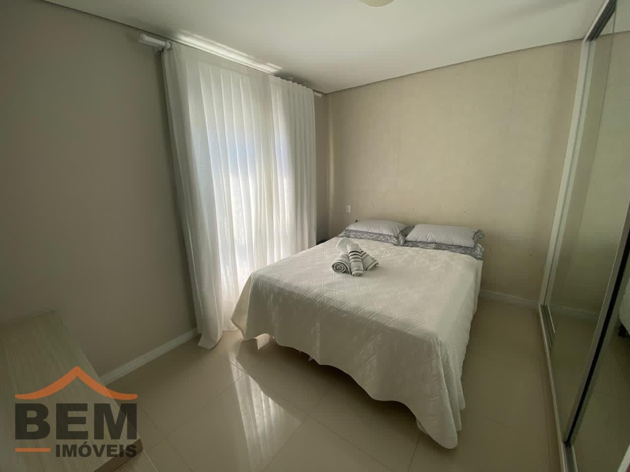 Apartamento para Locação com 2 quartos sendo 2 suítes, 2 vagas no bairro Pioneiros em Balneário Camboriú/SC: 06-  DORMITÓRIO SUÍTE 01