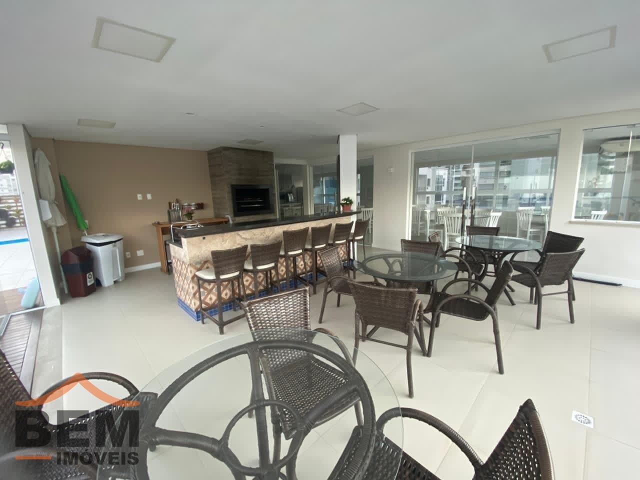 Apartamento para Locação com 2 quartos sendo 2 suítes, 2 vagas no bairro Pioneiros em Balneário Camboriú/SC: 17- SALÃO DE FESTAS 
